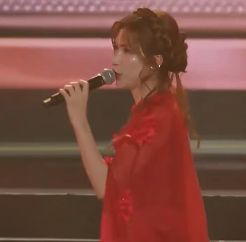 Hòa Minzy lộ giọng hát live thảm họa, CĐM nghi thực lực, sự thật ngỡ ngàng! - Hình 2