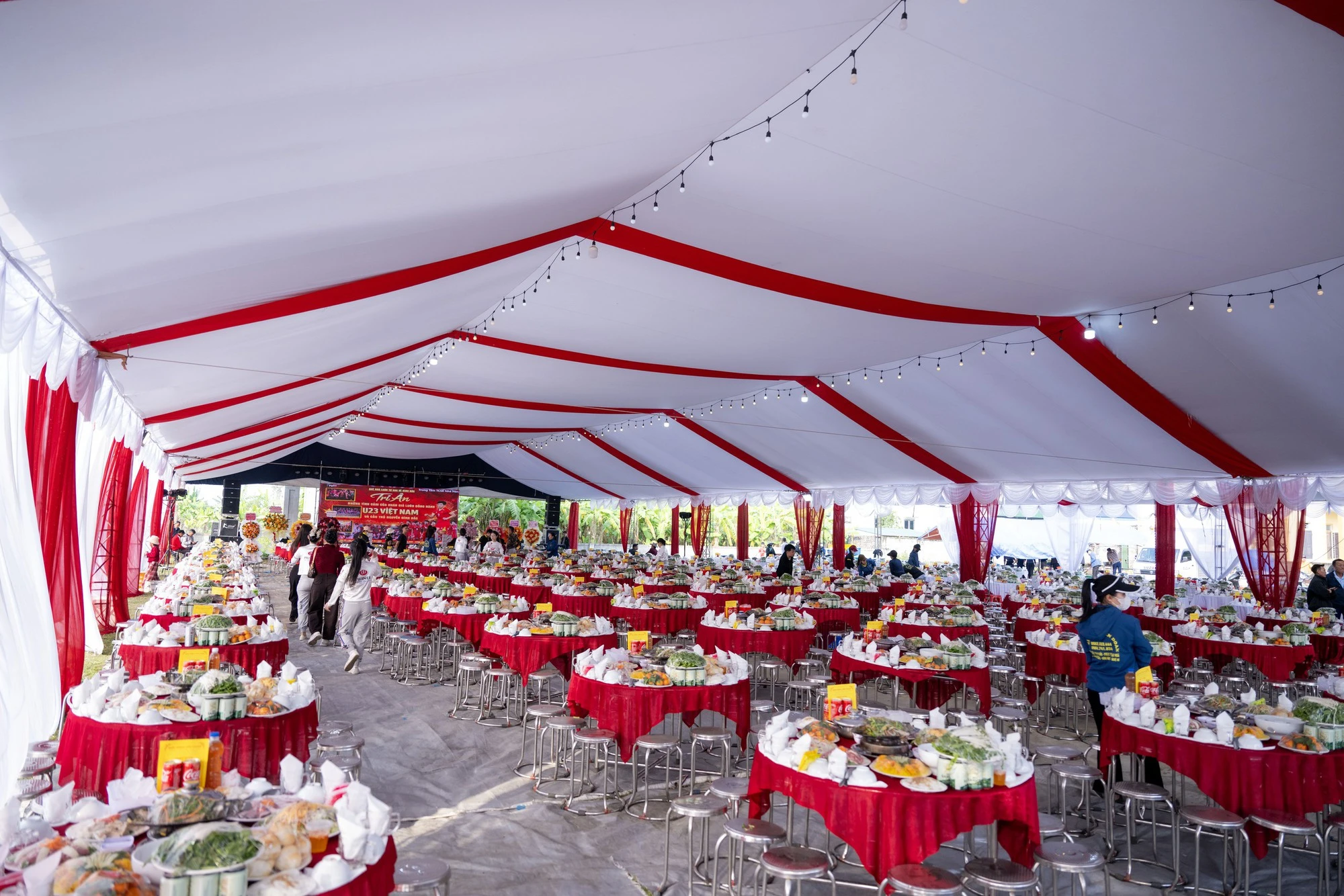 Đình Bắc đãi 180 mâm cỗ, menu 12 món đầy ụ, có 1 món nghe tên không ai biết - Hình 2