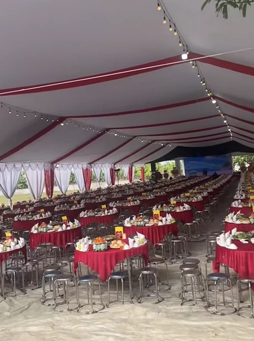 Đình Bắc vỡ trận giữa 180 mâm cỗ, bố bật khóc đòi giải tán tiệc vì fan quá khích - Hình 2