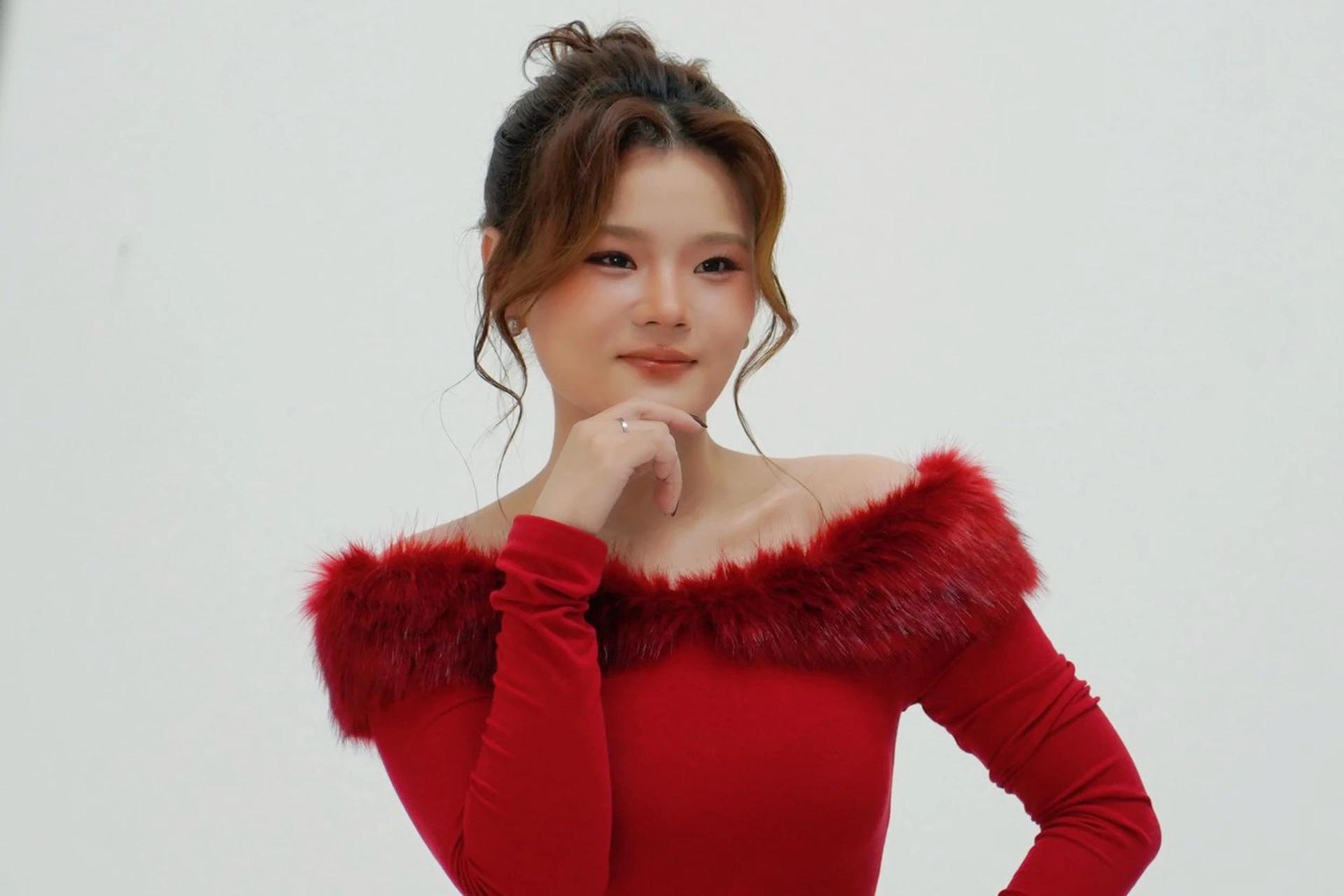 Thanh Thanh sau khi nhận giải &ndash; H&igrave;nh 4