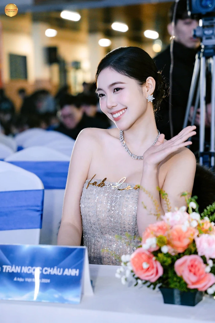 Ảnh đời thường của Á hậu 2k3 được Đình Bắc liếc mắt đang gây xôn xao - Hình 3