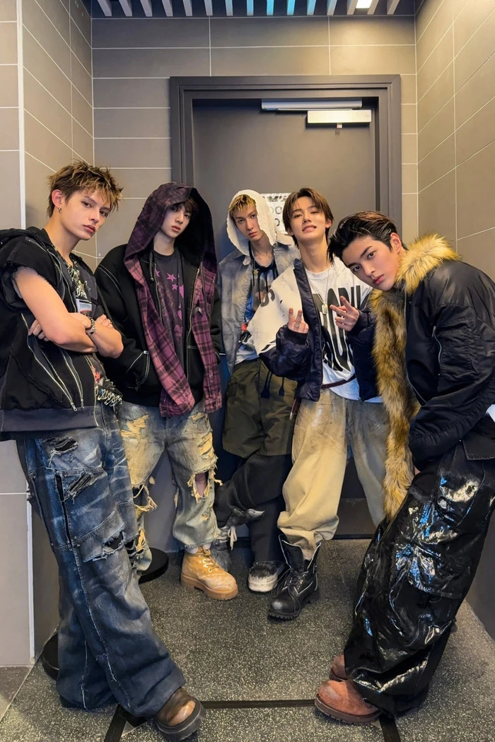 Hai nhóm nhạc tân binh đang phá vỡ khuôn mẫu Kpop truyền thống - Hình 3