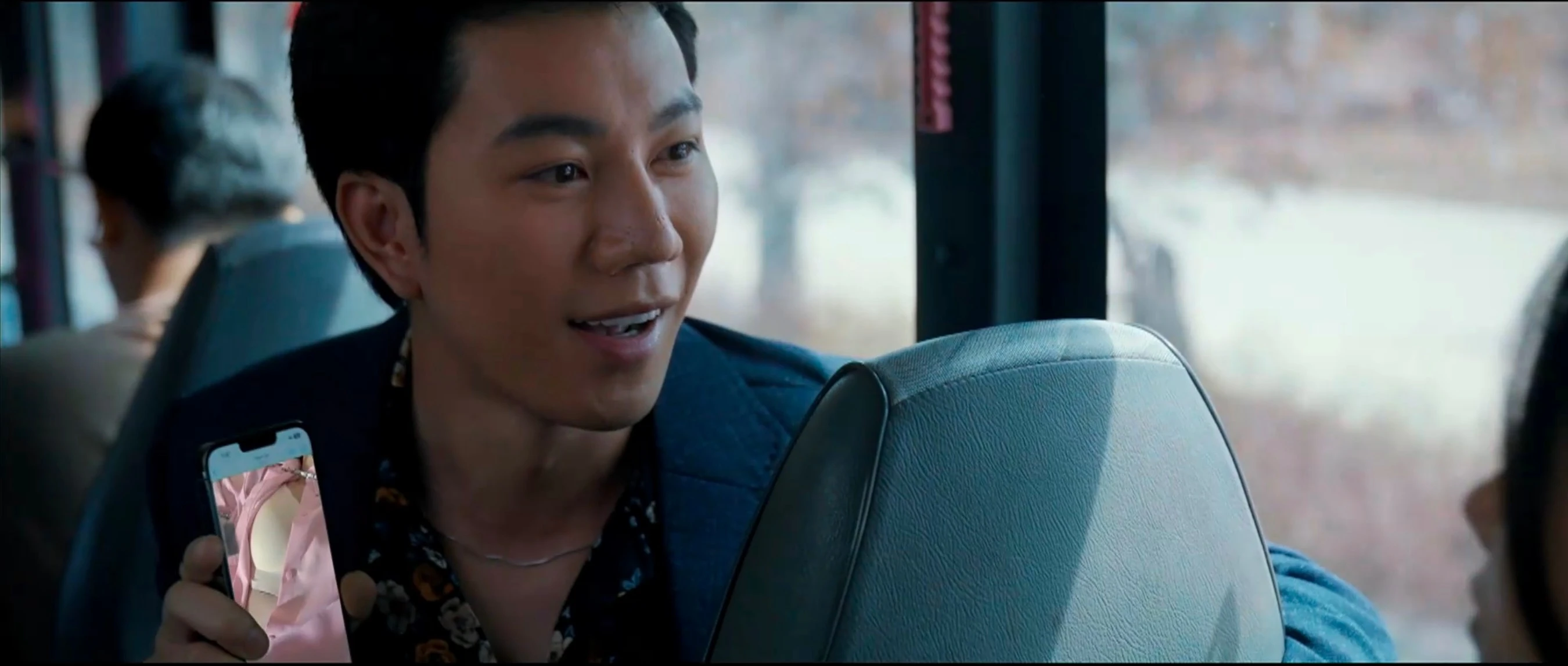 Gia đình trái dấu - Tập 17: Gia đình Dương đưa tên biến thái ra pháp luật - Hình 1 Gia đình trái dấu - Tập 17: Gia đình Dương đưa tên biến thái ra pháp luật - Hình 1