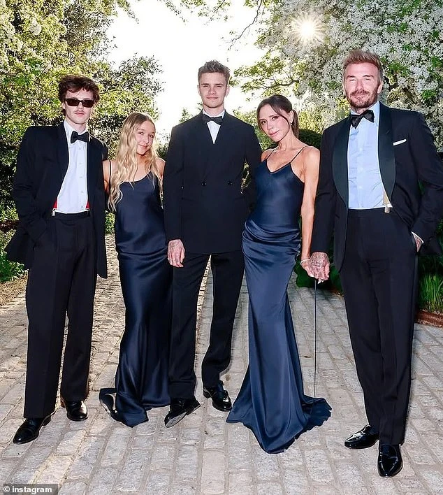 Gia đ&igrave;nh Beckham sau hơn một năm căng thẳng - H&igrave;nh 3