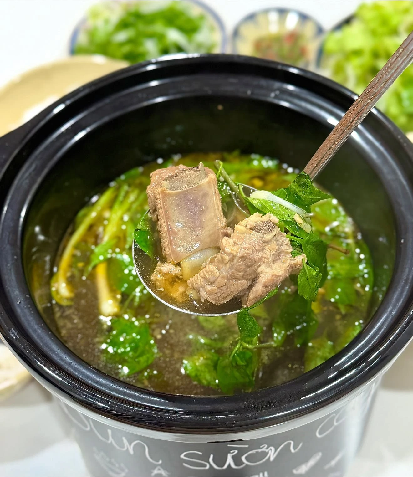 Bộ phận cực ngon của con heo, rất tốt cho xương khớp, làm món này ngon ngọt đậm vị, cả nhà đều mê - Hình 2