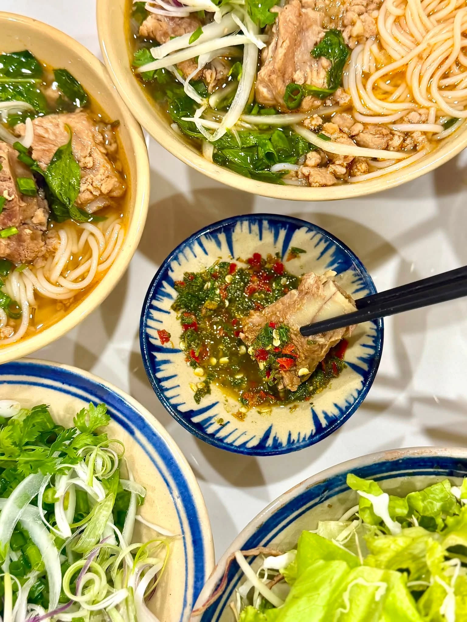 Bộ phận cực ngon của con heo, rất tốt cho xương khớp, làm món này ngon ngọt đậm vị, cả nhà đều mê - Hình 4