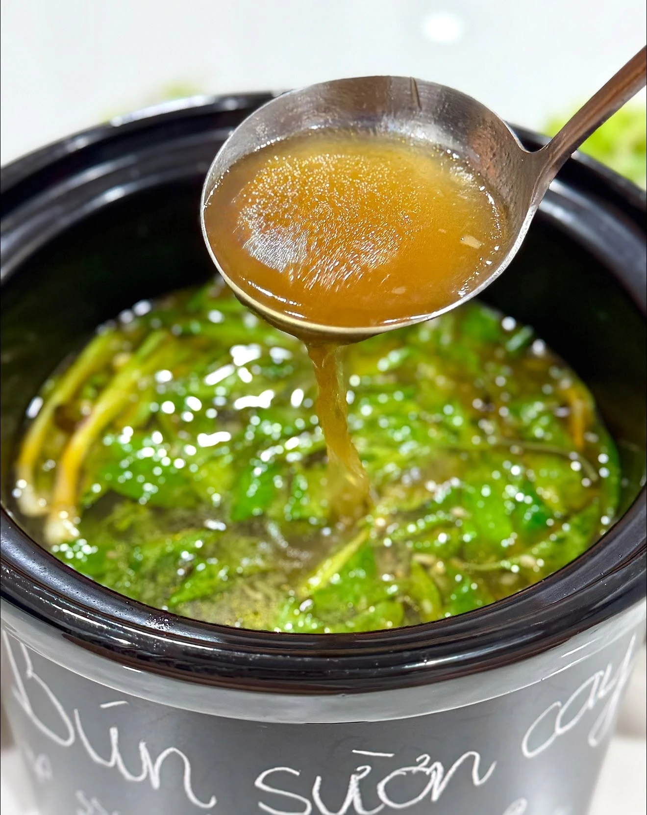 Bộ phận cực ngon của con heo, rất tốt cho xương khớp, làm món này ngon ngọt đậm vị, cả nhà đều mê - Hình 3