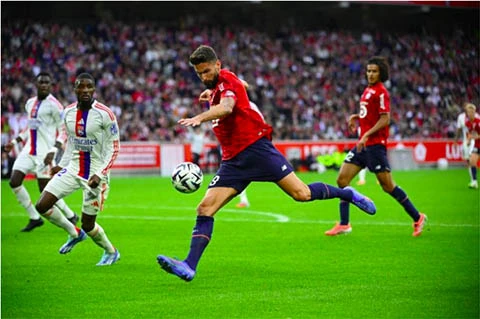 Olivier Giroud: Với tôi, Baresi hay Maldini chính là những người ngoài hành tinh - Hình 2