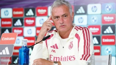 Jose Mourinho: Thật lố bịch khi chỉ trích Kylian Mbappe! - Hình 1
