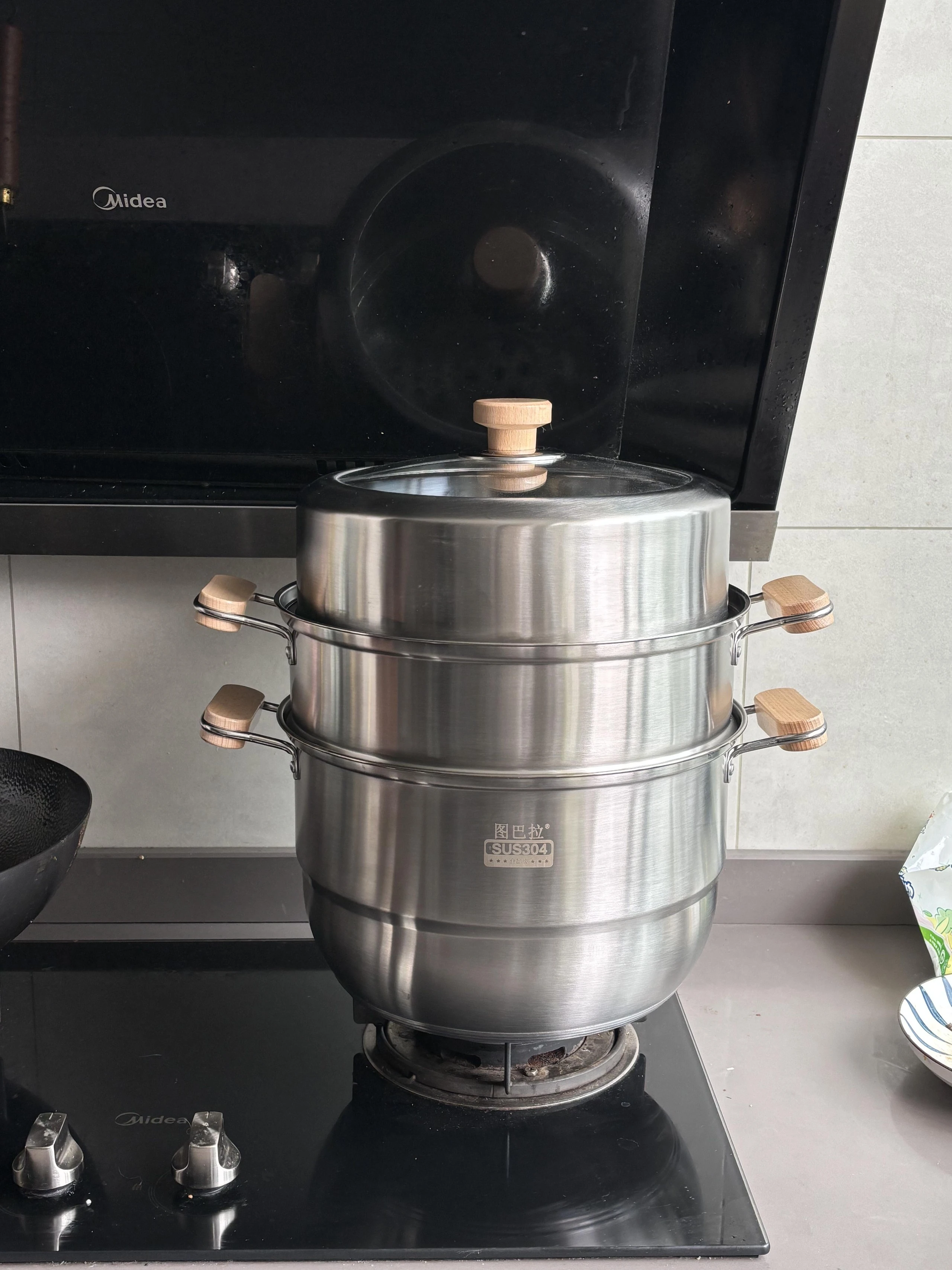 Dọn lại căn bếp tôi mới nhận ra: Nồi chảo mua cả đống nhưng thực ra chỉ cần 3 món là đủ - Hình 5