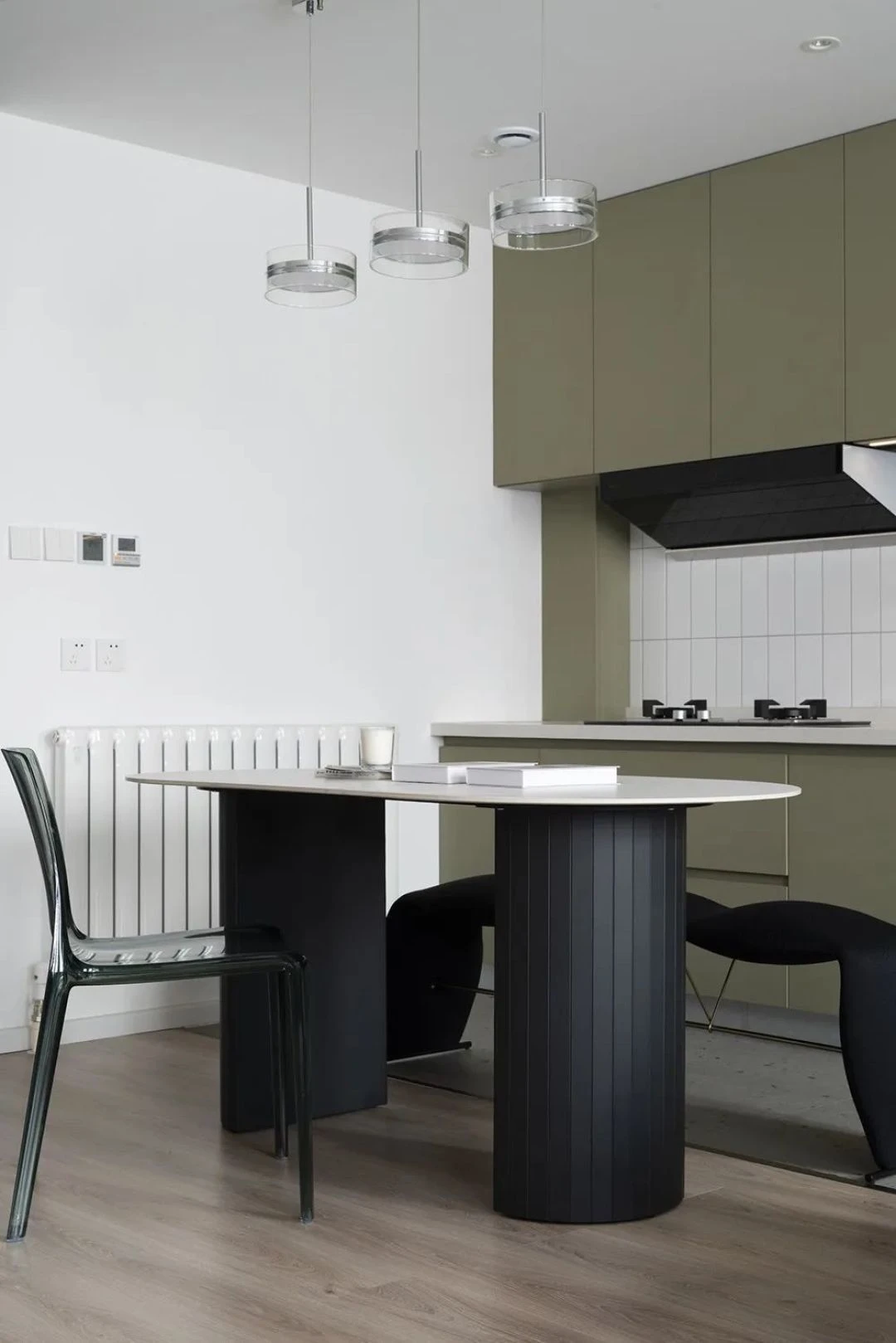Không đủ tiền mua nhà, cặp vợ chồng chi 1,3 tỷ đồng cải tạo căn hộ đi thuê rộng 84m2 - Hình 2