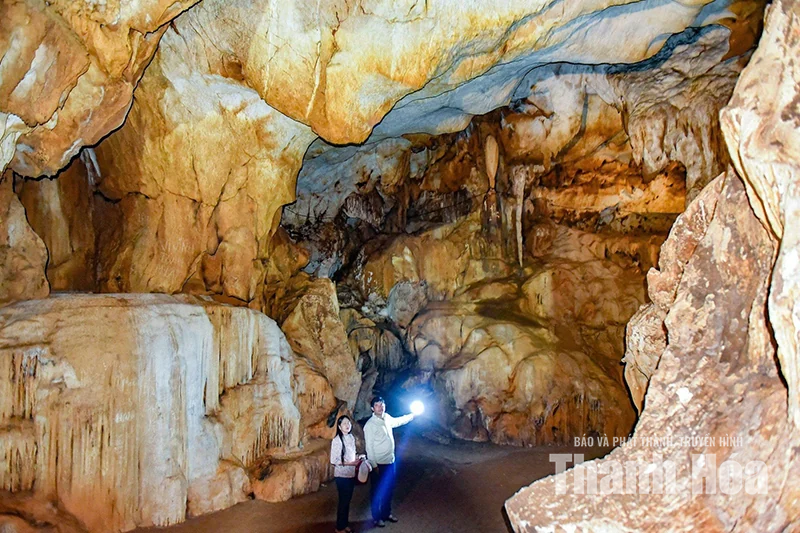 Chạm vào thế giới trong lòng đất - Hình 3
