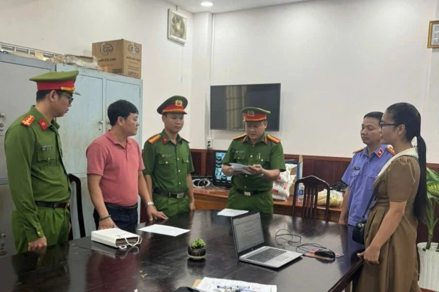 Cựu nhân viên ngân hàng lừa đảo hơn 73 tỷ đồng - Hình 1