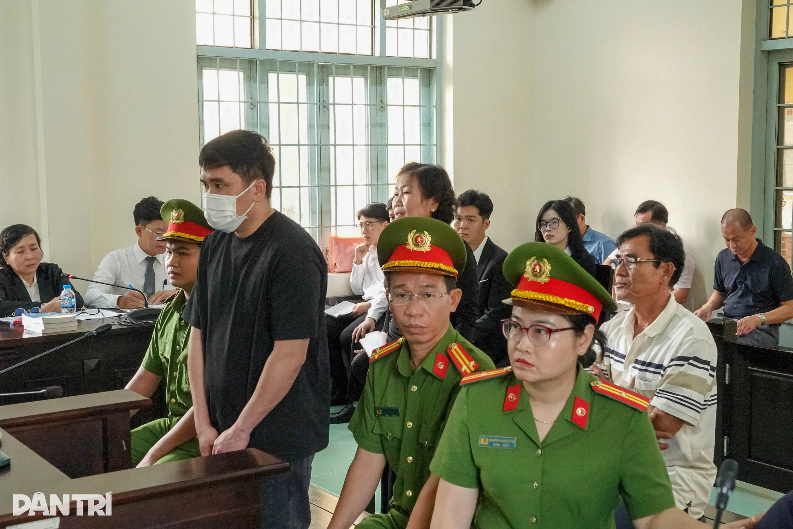 Ngày mai sẽ xét xử vụ tài xế gây tai nạn làm chết nữ sinh ở Vĩnh Long - Hình 1