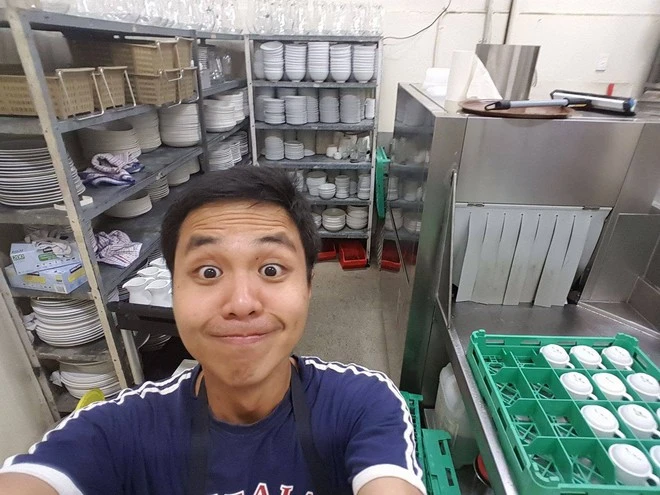 Cuộc sống hiện tại của Quán quân Đường Lên Đỉnh Olympia từng được mệnh danh là ông tổ nghề rửa bát, về nước sau 14 năm vô địch - Hình 3