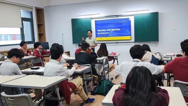 Cuộc sống hiện tại của Quán quân Đường Lên Đỉnh Olympia từng được mệnh danh là ông tổ nghề rửa bát, về nước sau 14 năm vô địch - Hình 5