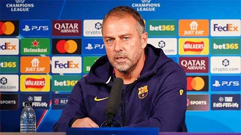 HLV Flick gửi thông điệp đến Real và Vinicius trước trận Barca gặp Galatasaray - Hình 1