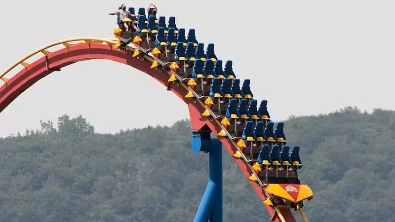 Người chơi văng khỏi tàu lượn Six Flags: Thảm kịch tại các công viên Mỹ - Hình 1