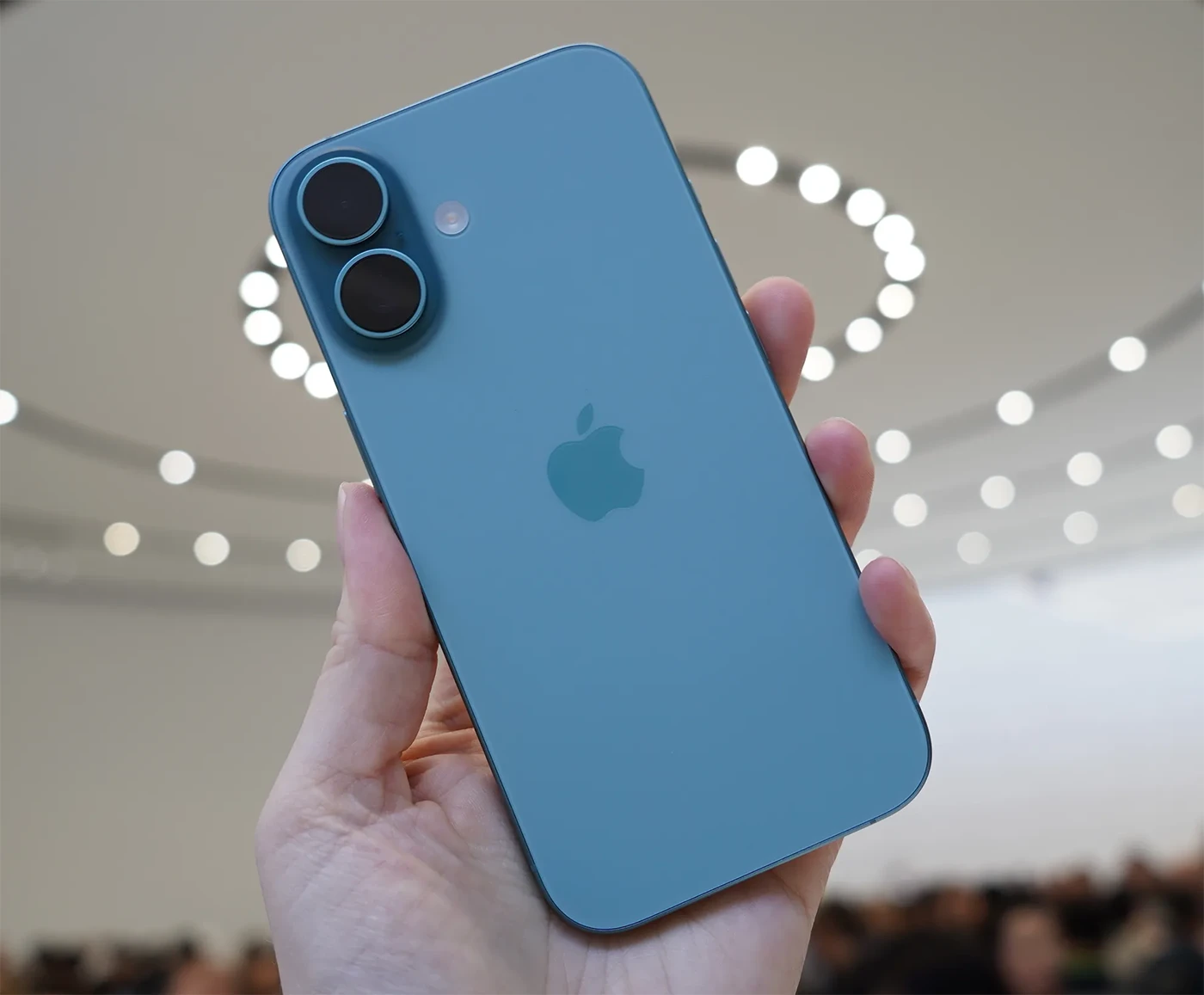 15 triệu đồng săn điện thoại giảm giá tháng 10: RAM 12GB/512GB, pin 10.000mAh - Hình 1