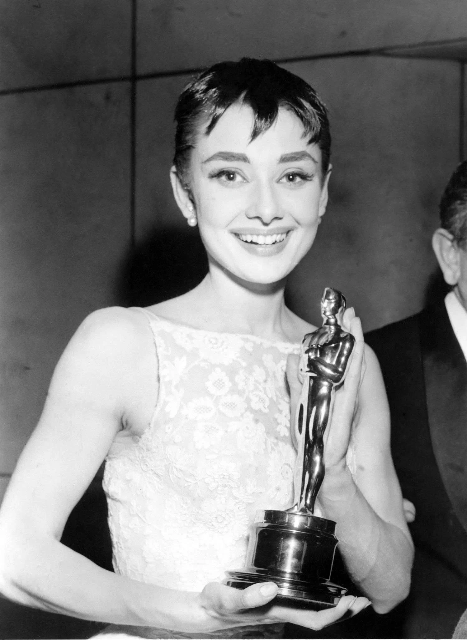 Cuộc đời minh tinh Audrey Hepburn thay đổi hoàn toàn sau khi đóng bộ phim này - Hình 1