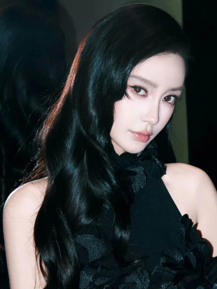 Những bức ảnh thẻ không thể tin nổi của Angelababy - Hình 4