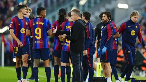 Hansi Flick tạo ra con quái vật Barca - Hình 2