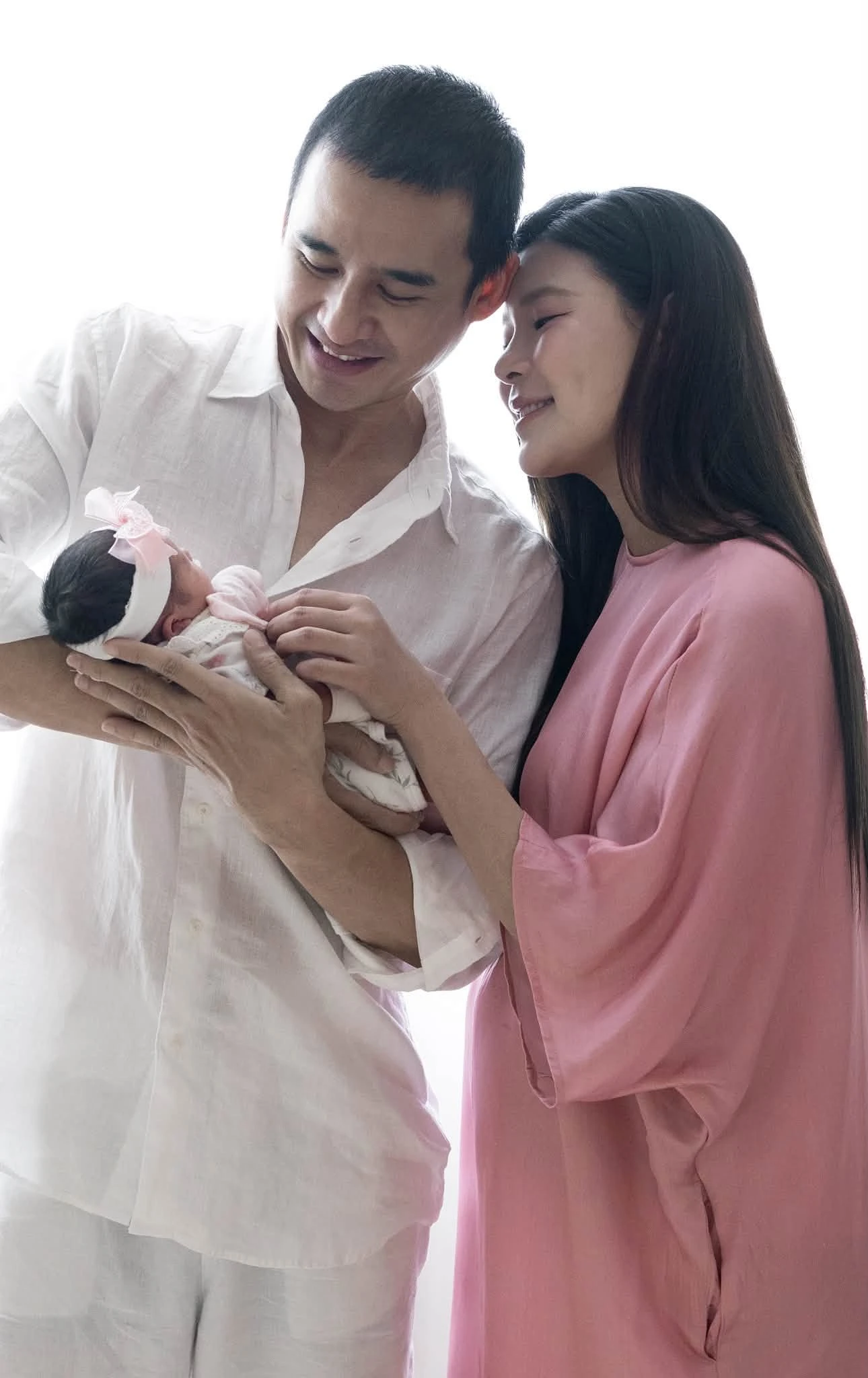 Lương Thế Thành - Thúy Diễm lần đầu hé lộ diện mạo con gái út, dân mạng dự đoán sẽ là cực phẩm nhan sắc - Hình 3
