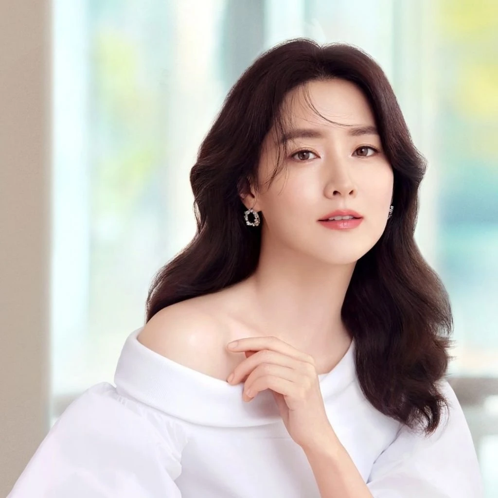 Tận mắt thấy nhan sắc Nàng Dae Jang Geum Lee Young Ae ngoài đời mà ngớ cả người - Hình 7