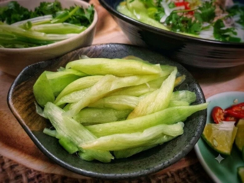 Cây dại được ví như sâm xanh, tổ yến của người nghèo, ngon sạch lại tốt cho tim mạch, làm món này cực ngon - Hình 3