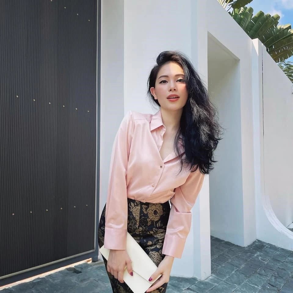 Cô bé bị bạn bè xa lánh vì da quá trắng giờ lớn lên làm dâu gia tộc nghìn tỷ, sống trong dinh thự tại TP.HCM - Hình 1