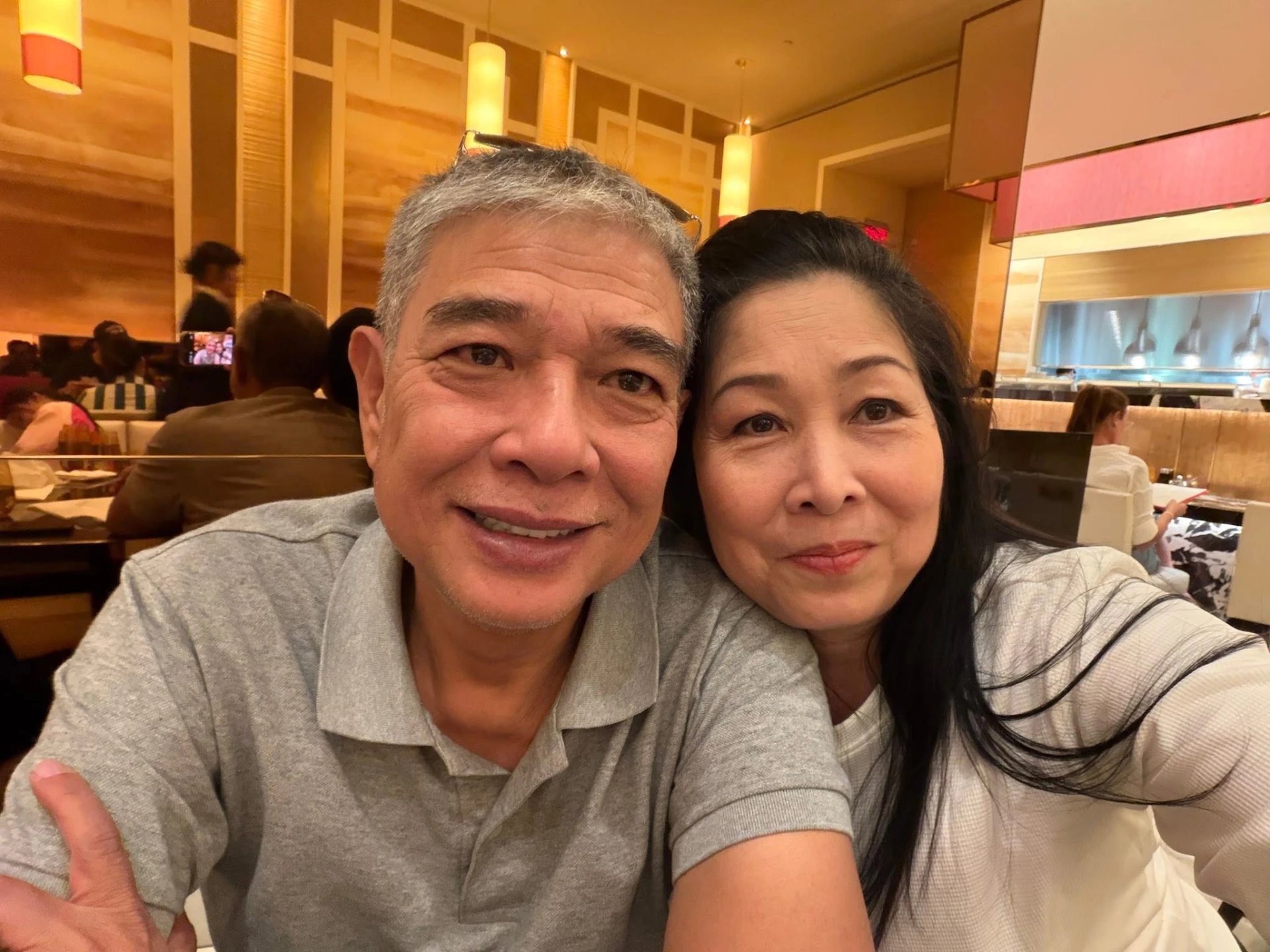 Nam nghệ sĩ đình đám bỏ showbiz đi bán quán nhậu ở đường Nguyễn Hữu Cảnh, giúp vợ NSND thăng tiến - Hình 5