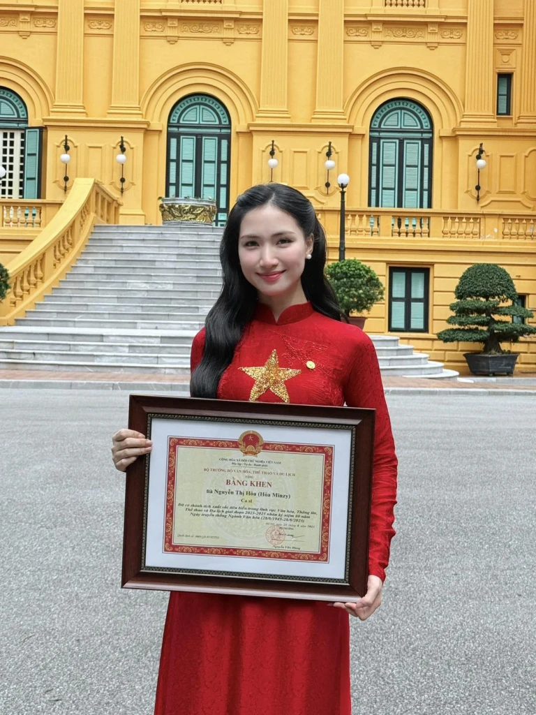 Cô gái SN 1995 liên tục được vinh danh cấp Trung ương: 1 lần bùng nổ quốc tế, sự nghiệp tình duyên cùng thăng hoa - Hình 2