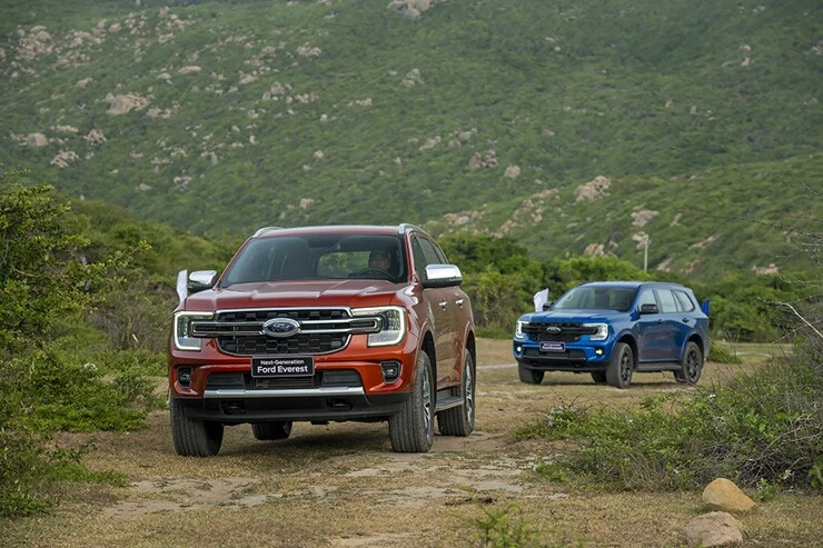 Giá xe Ford Everest lăn bánh tháng 10/2026 và đánh giá chuyên sâu mọi phiên bản tại Việt Nam - Hình 1