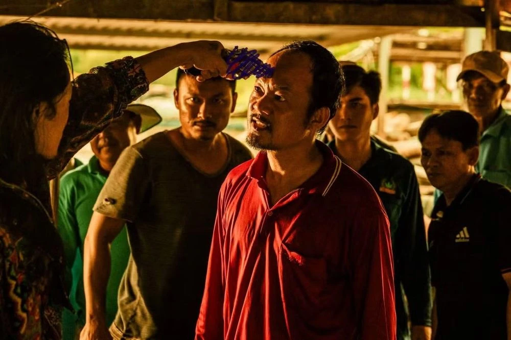 Quỷ Ăn Tạng 4 phả hơi nóng, ngáng đường Trại Buôn Người - Hình 2