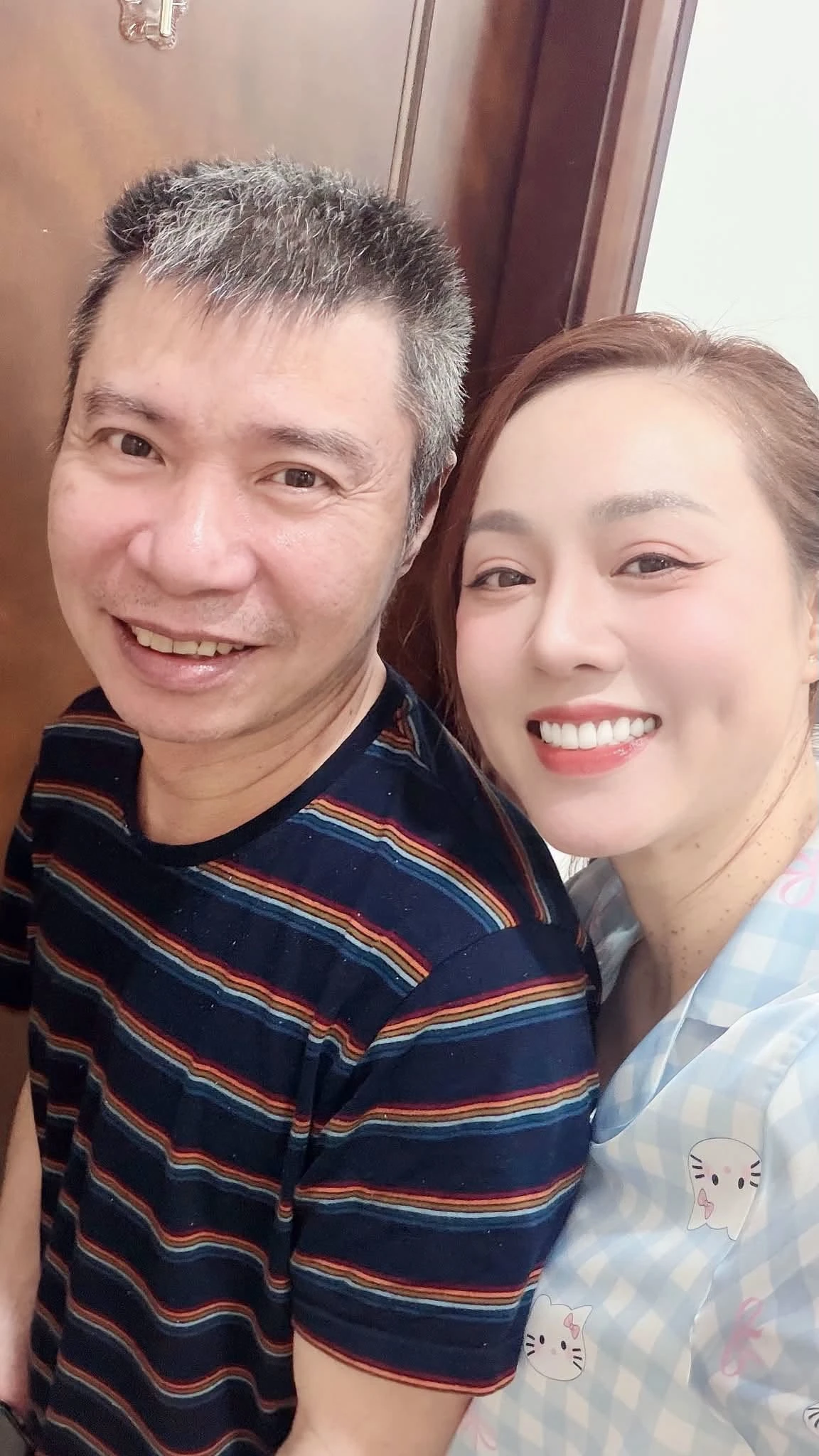 Vợ kém 15 tuổi của NSND Công Lý nói thẳng về mối quan hệ với con riêng của chồng - Hình 3