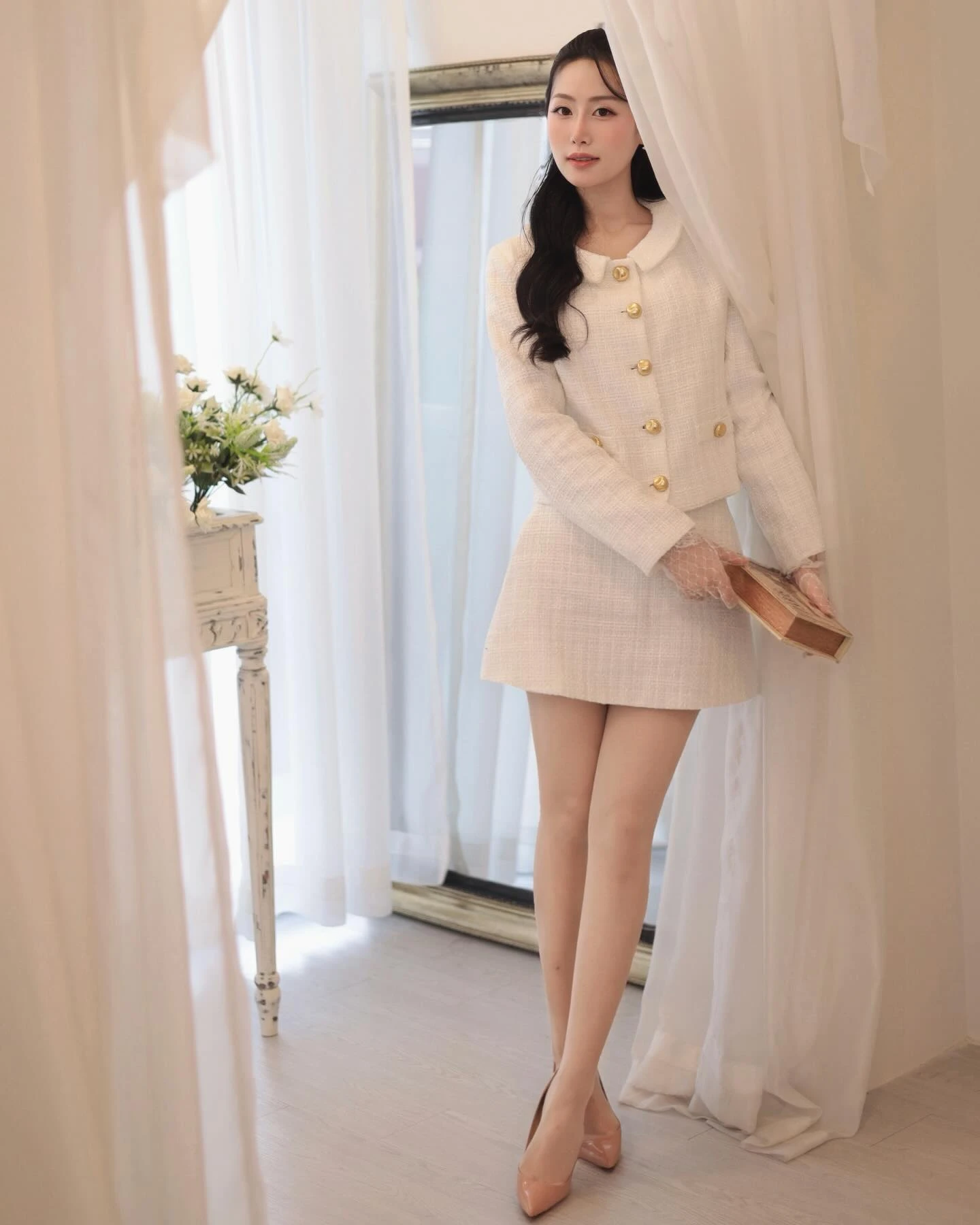 Những kiểu áo đính khuy đơn giản nhưng có sức hút lớn - Hình 7