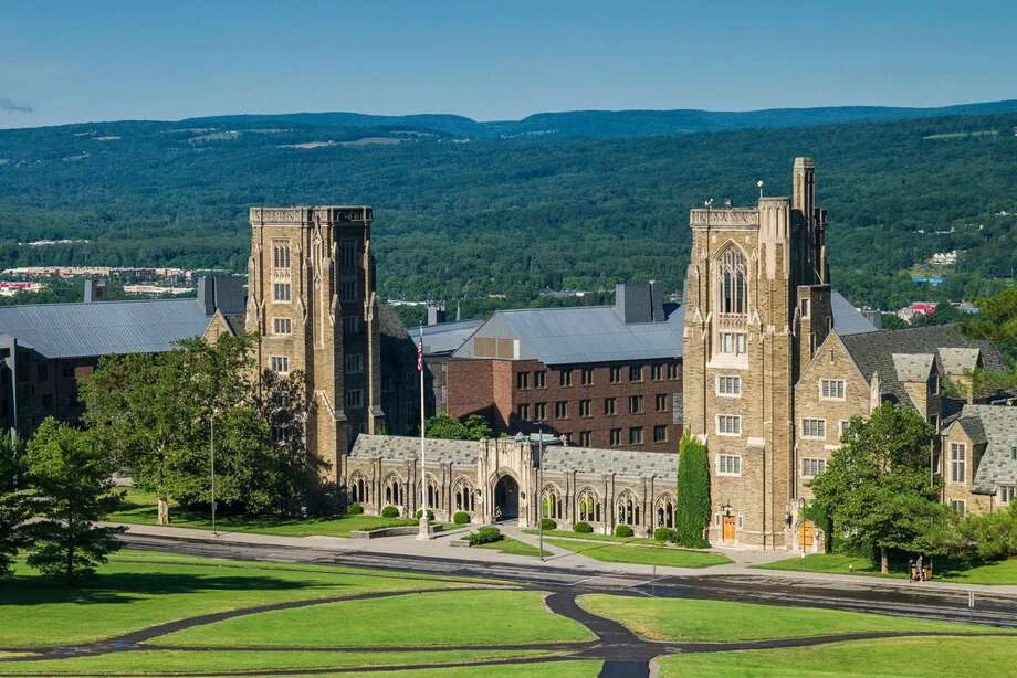 Tình tiết vụ cáo buộc hiếp dâm tại hội nam sinh Đại học Cornell - Hình 1