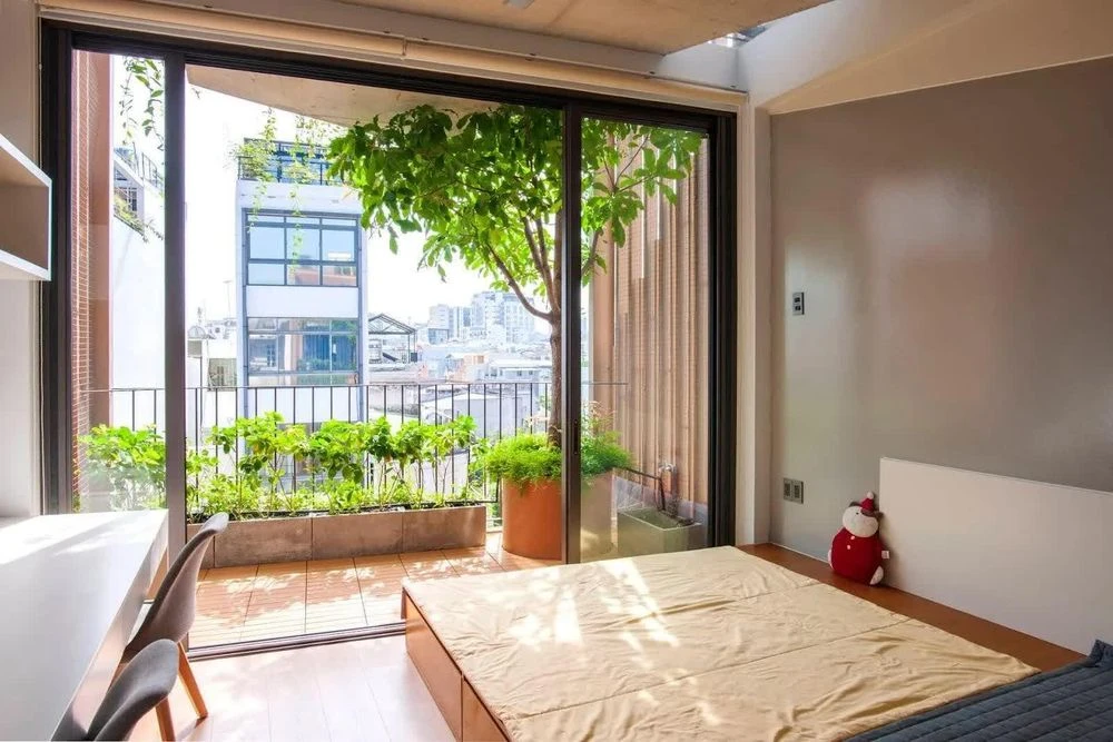 Muốn nhà sáng và thoáng hơn, đừng bỏ qua cách bố trí ban công đơn giản này - Hình 1