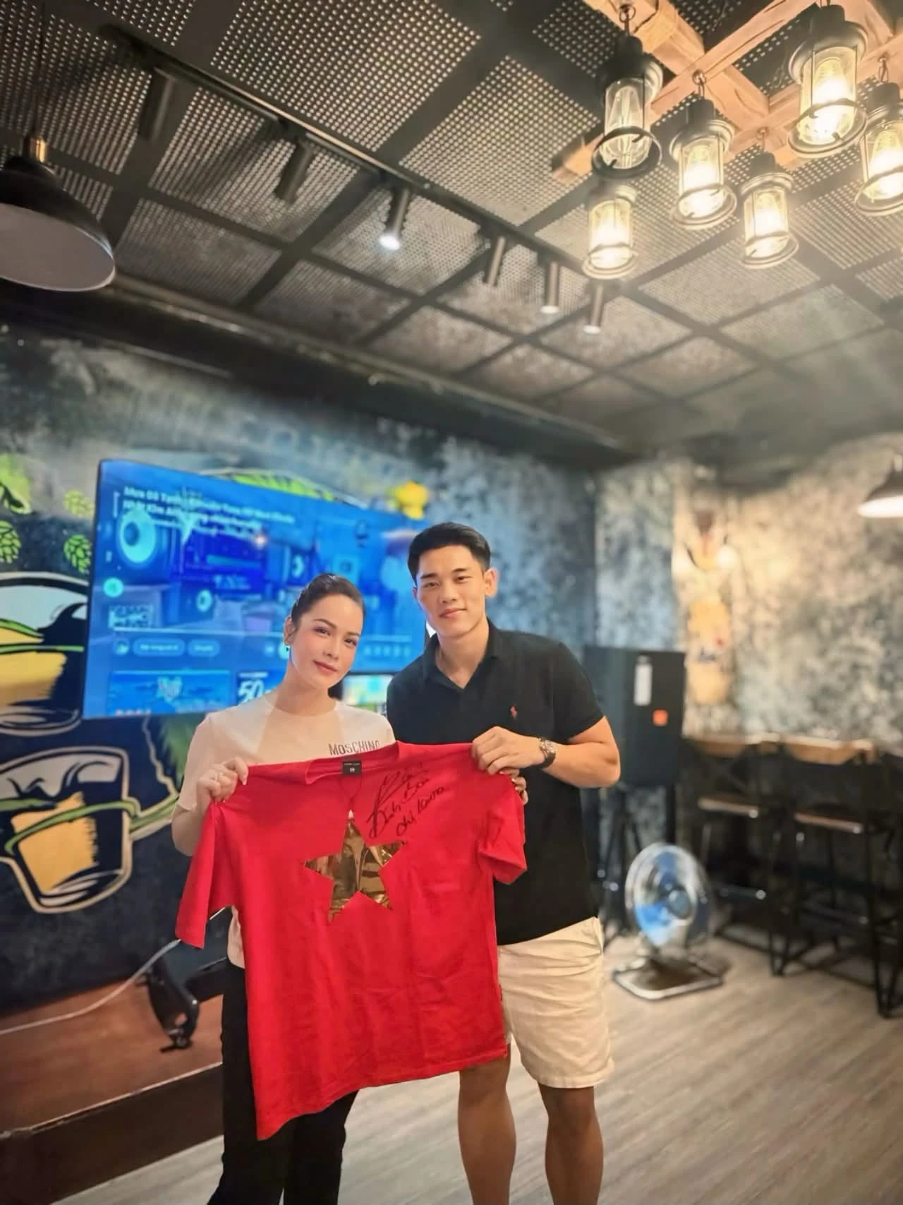 Nhật Kim Anh công khai bên Đình Bắc - Hình 3