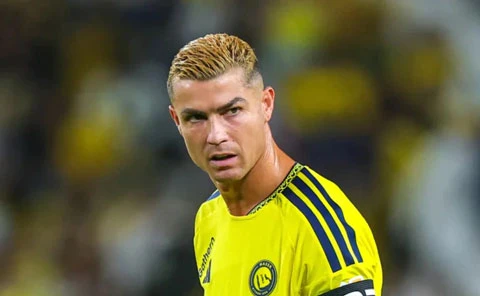 Ronaldo bị tố mắc hội chứng Á thần - Hình 2