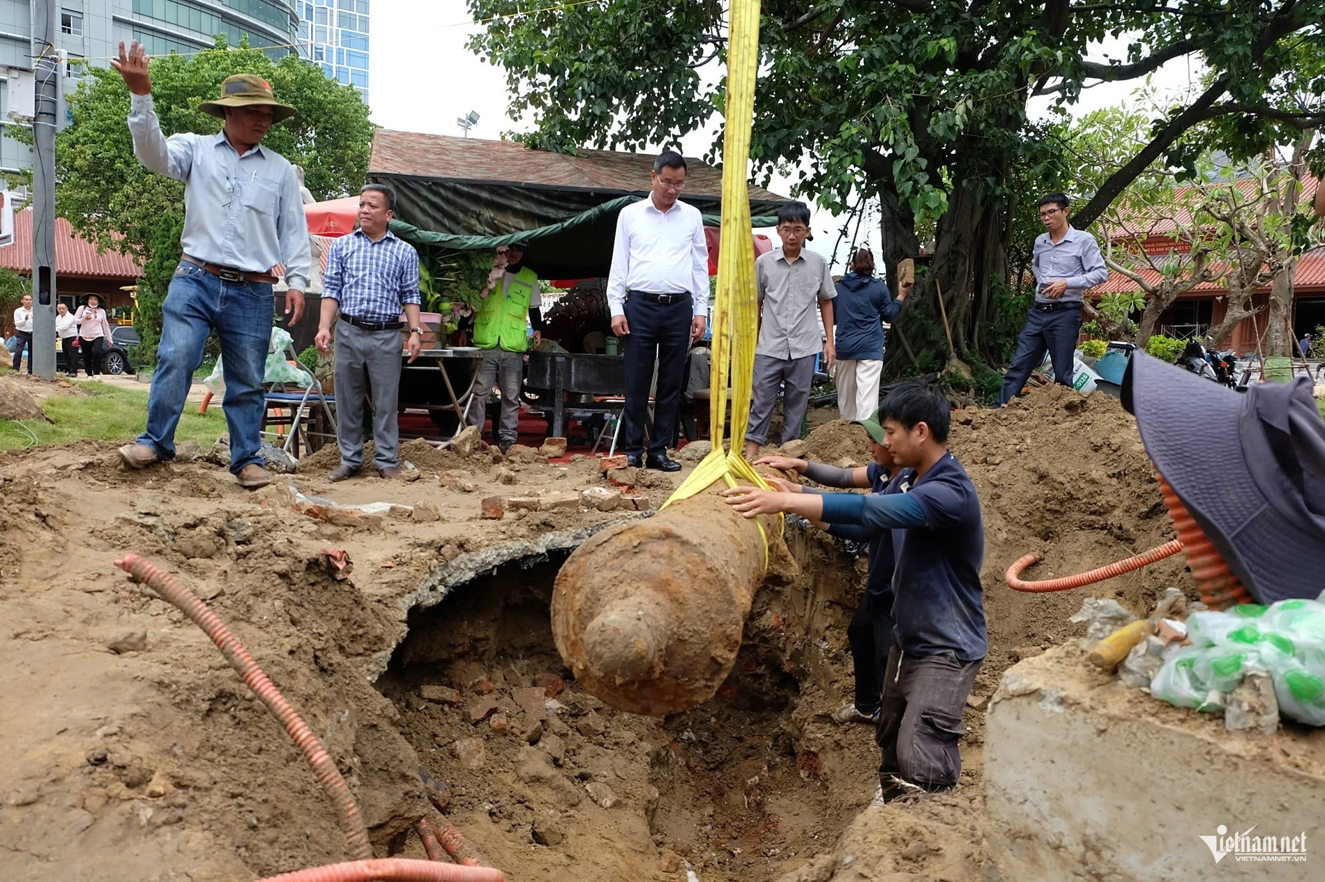Cận cảnh súng thần công gần 200 năm tuổi vừa được phát hiện dưới lòng đất - Hình 5