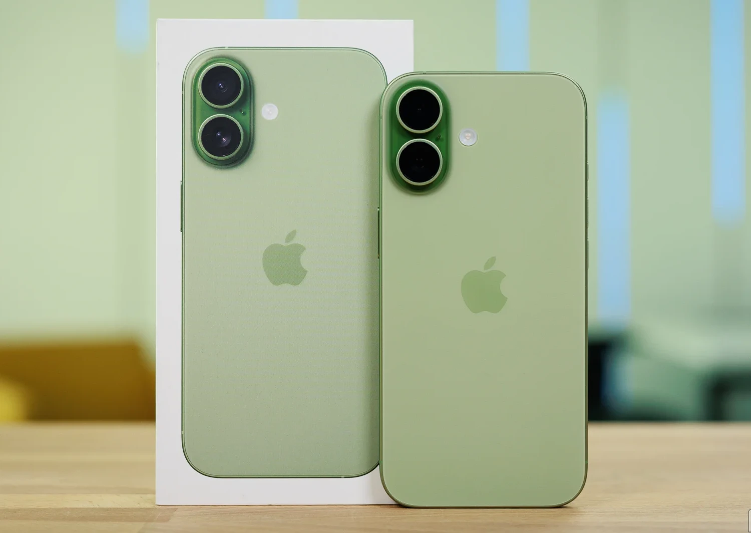 iPhone 18 lộ thiết kế khác lạ: Apple sắp tạo bất ngờ? - Hình 2