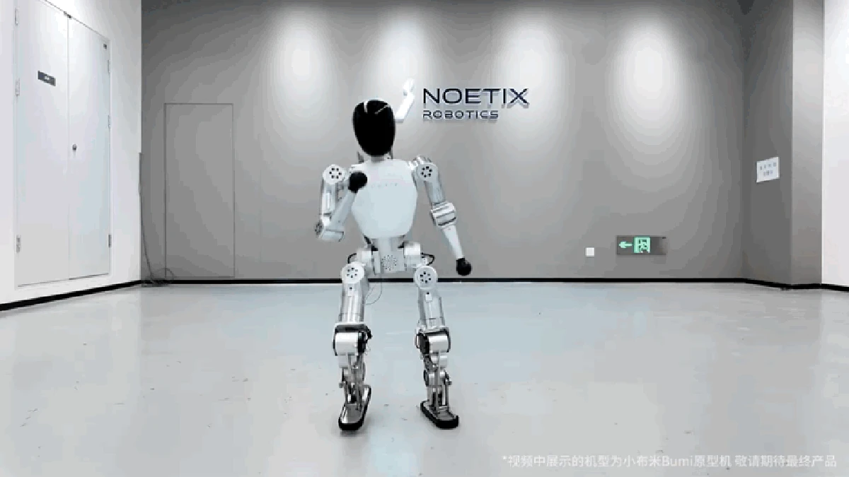 Robot hình người chế tạo từ điện thoại thông minh giá rẻ - Hình 1