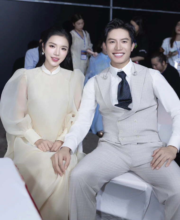 Showbiz Việt cũng có mỹ nhân nhan sắc như AI, gương mặt bén ngót ngày càng thu hút - Hình 11