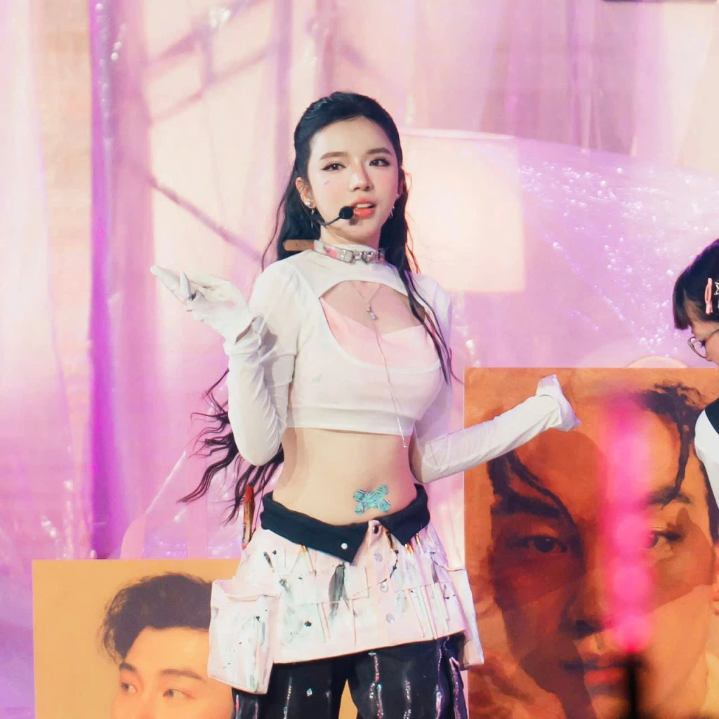 Showbiz Việt cũng có mỹ nhân nhan sắc như AI, gương mặt bén ngót ngày càng thu hút - Hình 7