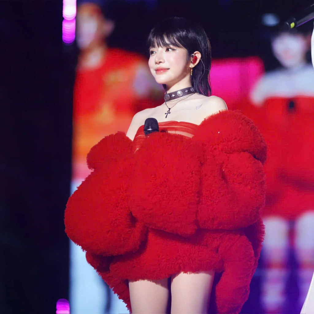Showbiz Việt cũng có mỹ nhân nhan sắc như AI, gương mặt bén ngót ngày càng thu hút - Hình 9