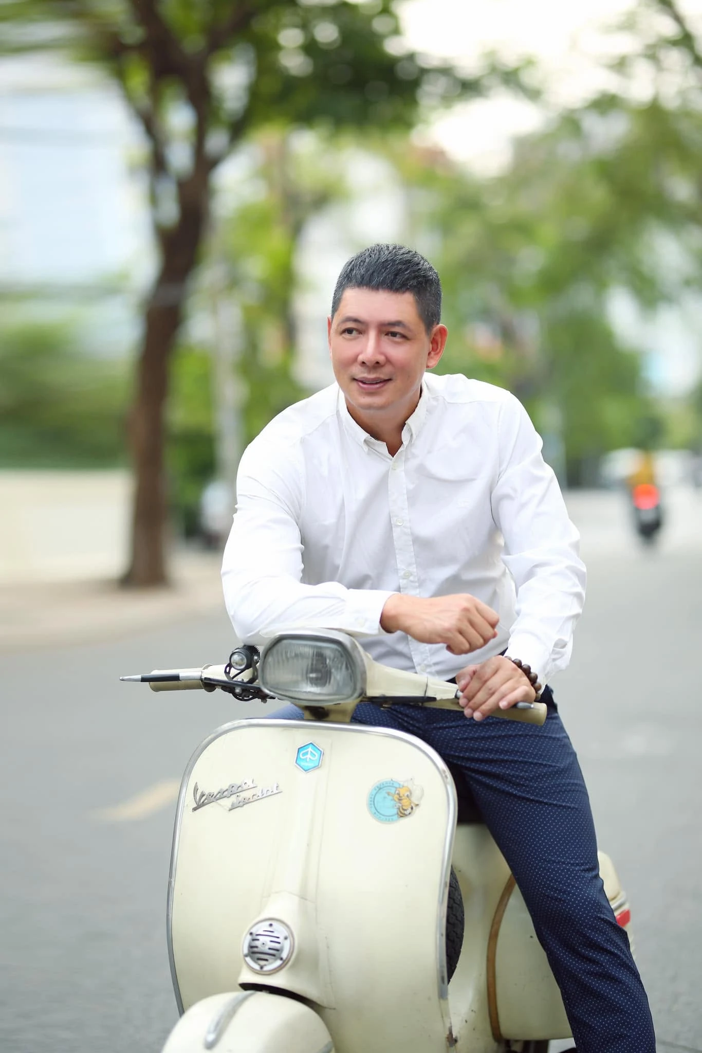 Siêu mẫu quê Lạng Sơn từng bán sữa đậu nành từ 3 giờ sáng: Nay viên mãn bên vợ đại gia hơn 4 tuổi - Hình 2