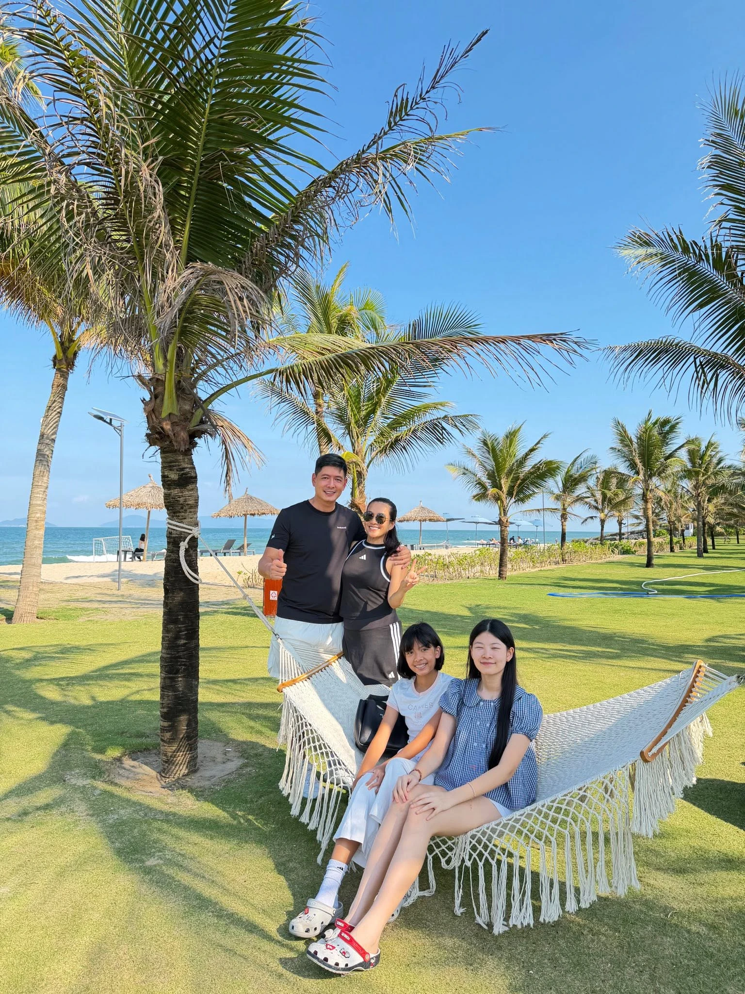 Siêu mẫu quê Lạng Sơn từng bán sữa đậu nành từ 3 giờ sáng: Nay viên mãn bên vợ đại gia hơn 4 tuổi - Hình 6