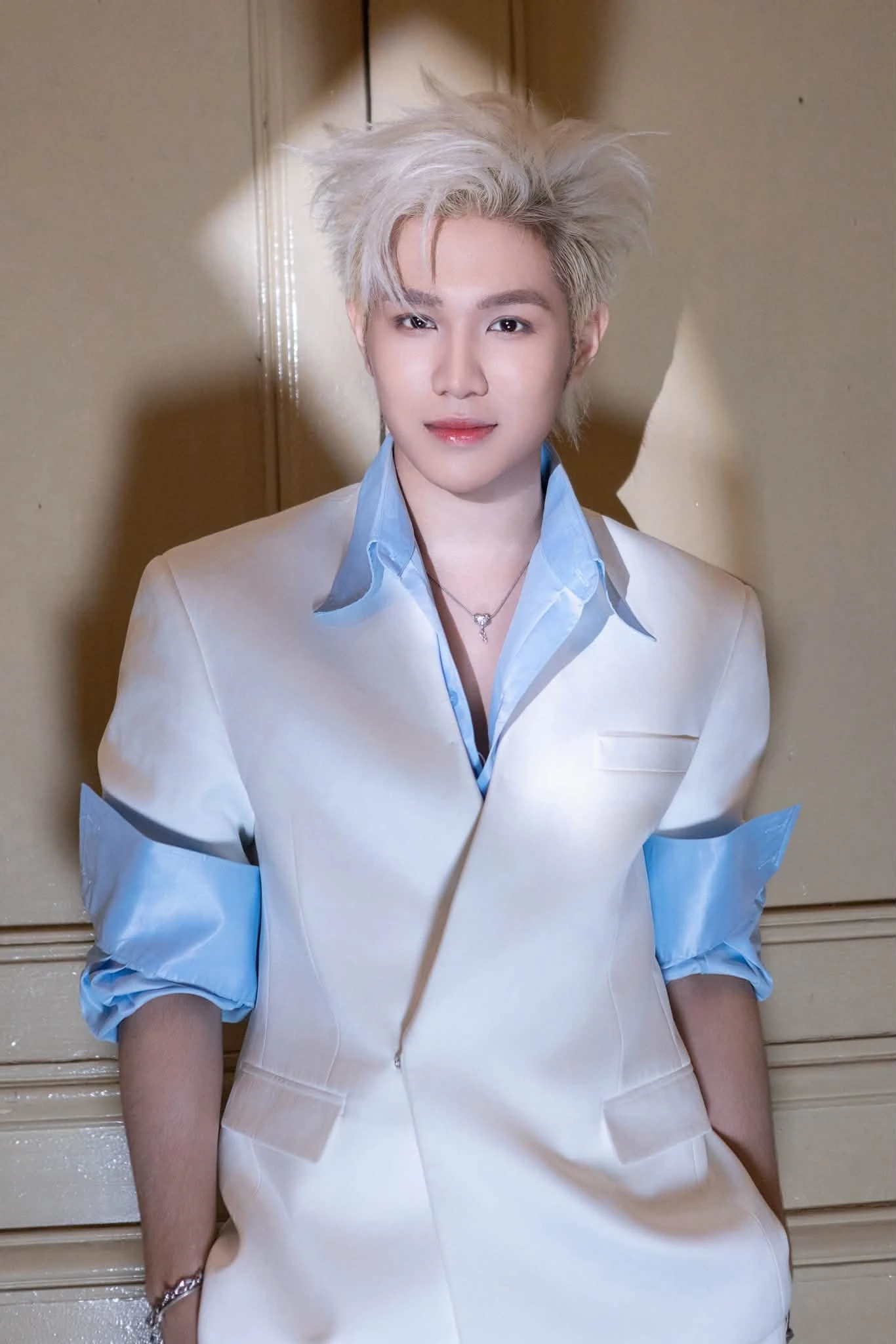 Thủ khoa Việt vừa được đề cử đẹp nhất thế giới: Con trai hiệu trưởng trường cấp 3 nổi tiếng, tài sắc không thiếu thứ gì - Hình 2