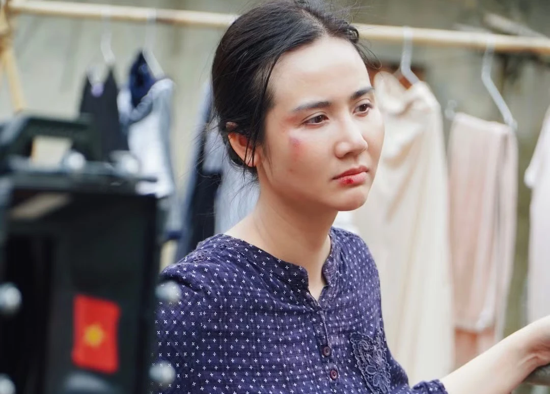 Uất ức thay cho Huyền Lizzie, xem dân mạng đôi co về nhan sắc mà nản! - Hình 1